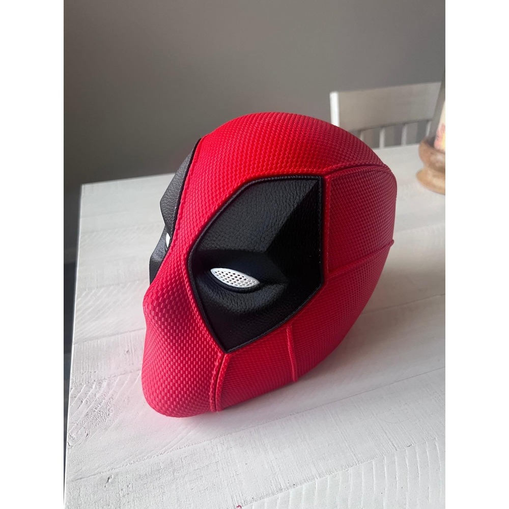 Marvel Deadpool Magnetic Cosplay‎ Mask with Display Stand 3D printed